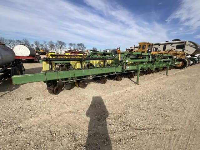 Image of John Deere 1720 equipment image 1