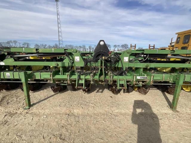 Image of John Deere 1720 equipment image 2