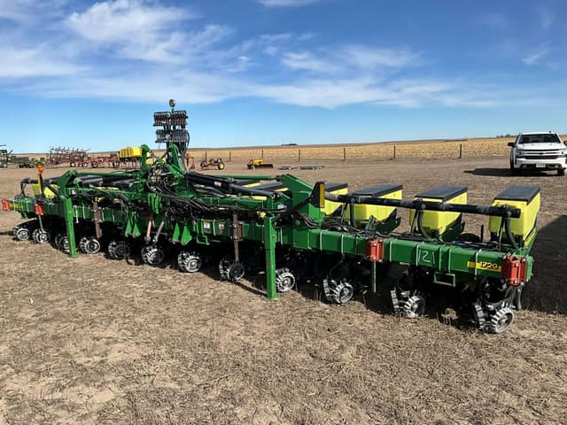 Image of John Deere 1720 equipment image 2