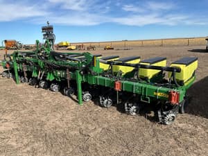 John Deere 1720 Image