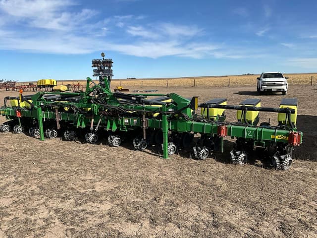 Image of John Deere 1720 equipment image 4