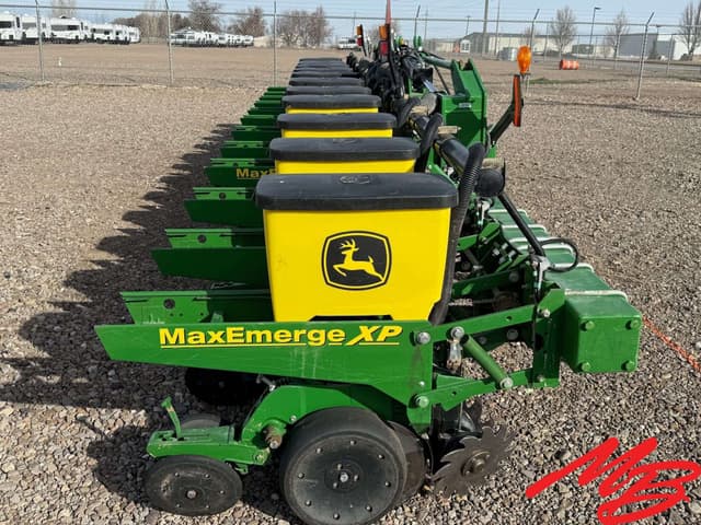 Image of John Deere 1720 equipment image 3