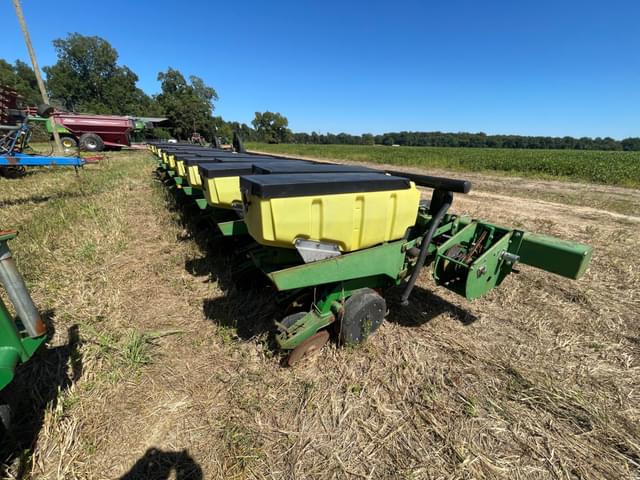 Image of John Deere 1720 equipment image 3