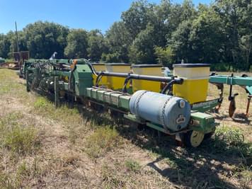 Main image John Deere 1720