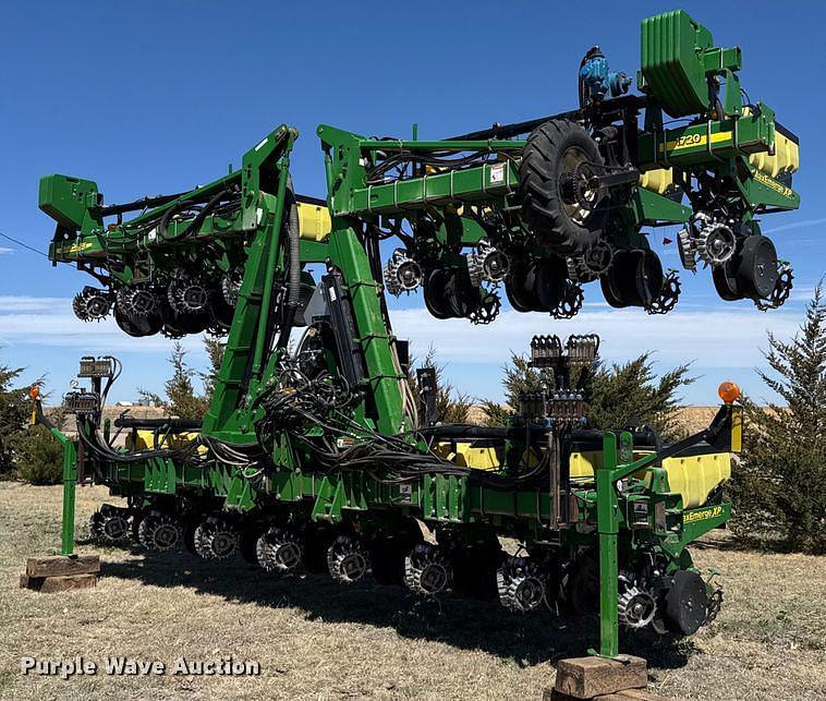 Image of John Deere 1720 Primary image