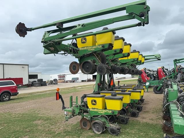 Image of John Deere 1720 equipment image 3