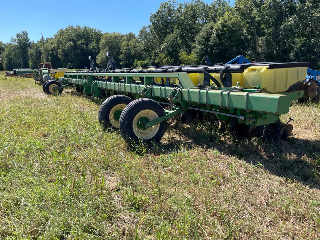Image of John Deere 1720 Image 0