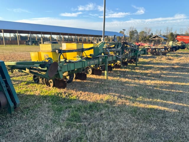 Image of John Deere 1720 equipment image 1