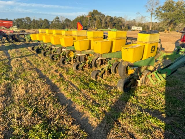 Image of John Deere 1720 equipment image 2