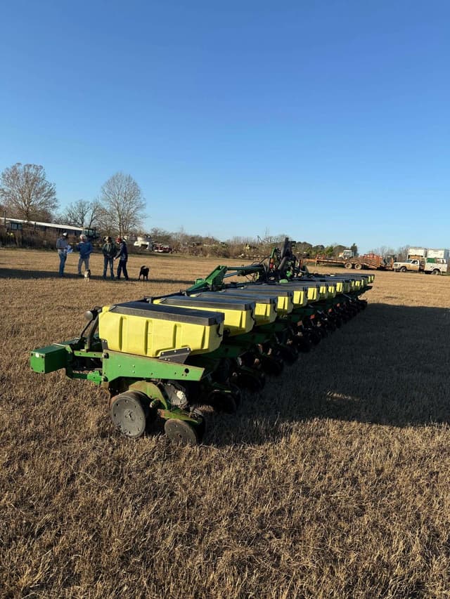 Image of John Deere 1720 equipment image 4