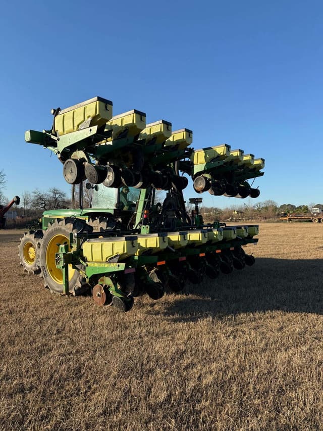 Image of John Deere 1720 equipment image 1