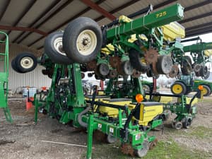 John Deere 1725 Image