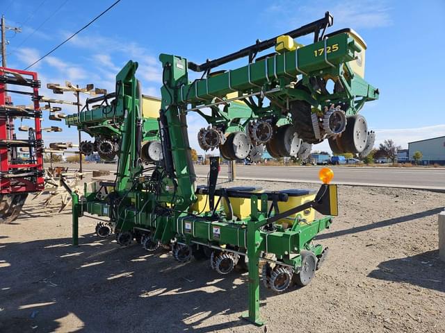 Image of John Deere 1725 equipment image 3