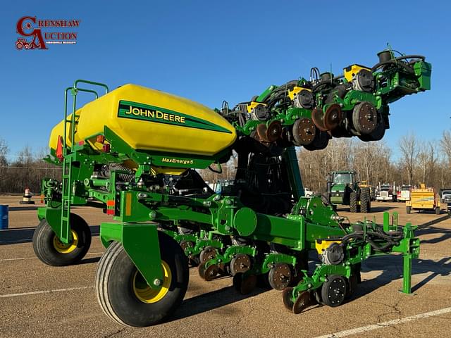 Image of John Deere 1725 equipment image 4