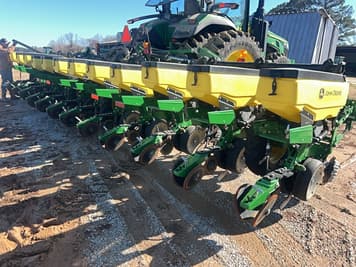 Main image John Deere 1725