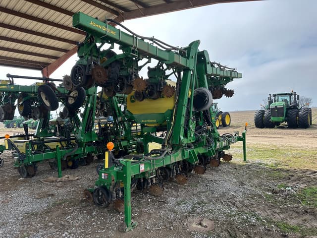 Image of John Deere 1725C equipment image 1