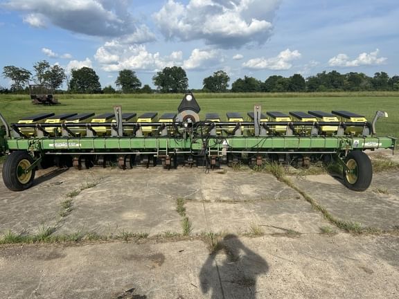 John Deere 1730 Equipment Image0