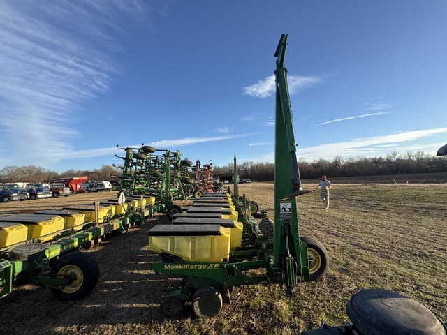 Image of John Deere 1730 equipment image 4