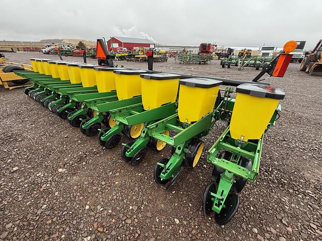 Image of John Deere 1730 equipment image 4