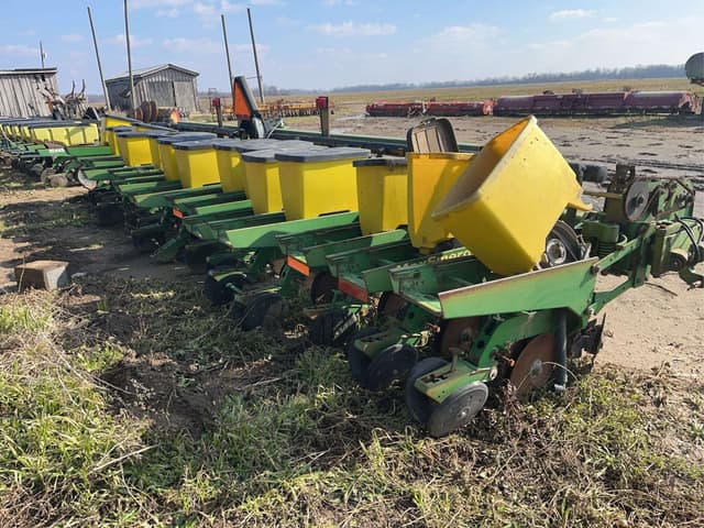 Image of John Deere 1730 equipment image 3