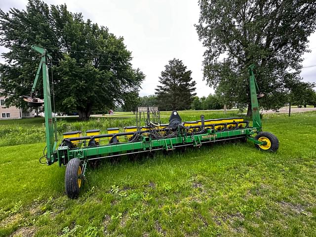Image of John Deere 1730 equipment image 1