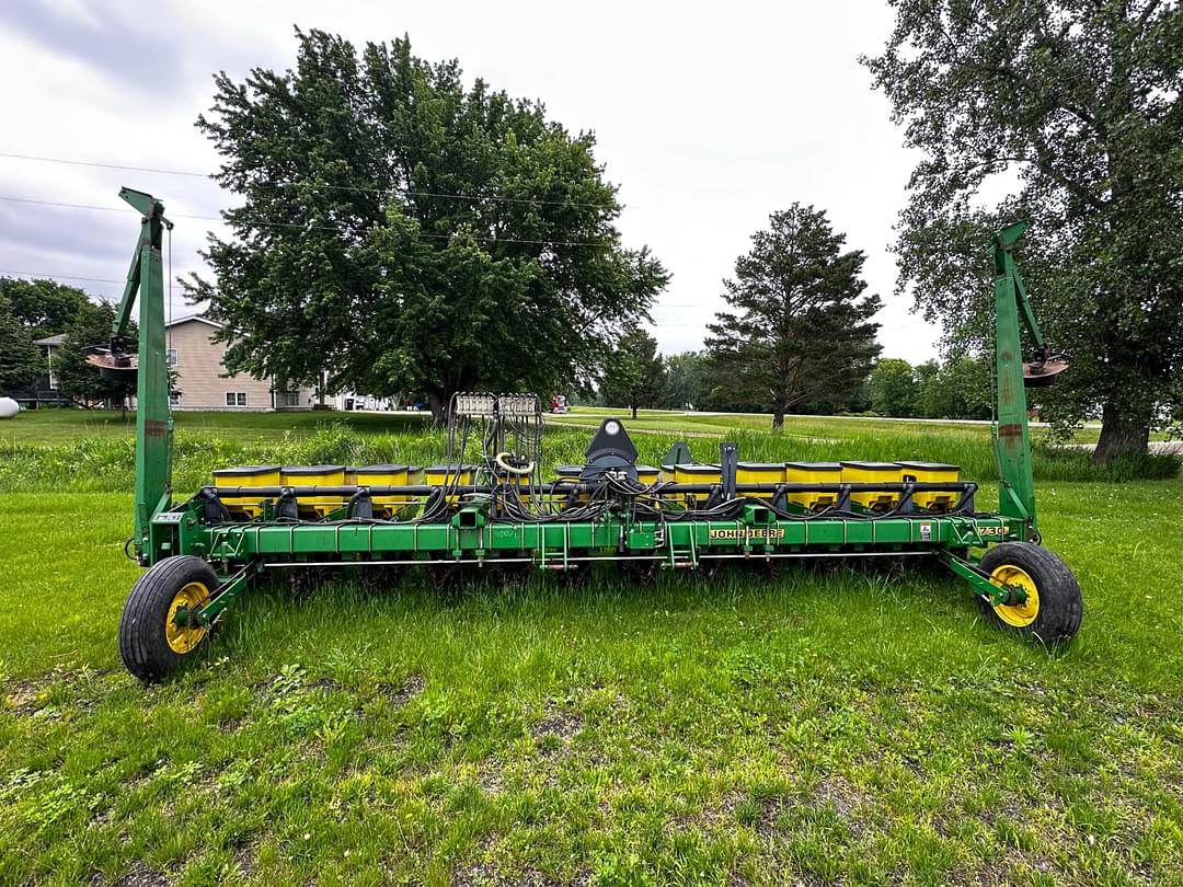 Image of John Deere 1730 Primary image