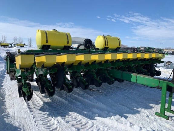 2001 John Deere 1750 Equipment Image0