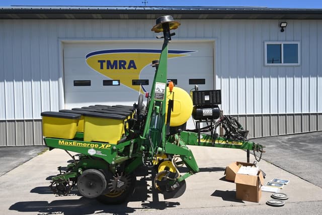Image of John Deere 1750 equipment image 1
