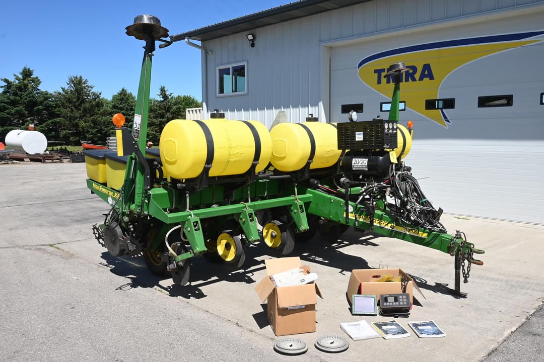 Image of John Deere 1750 Primary image
