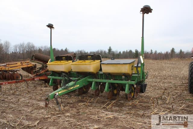 Image of John Deere 1750 equipment image 1