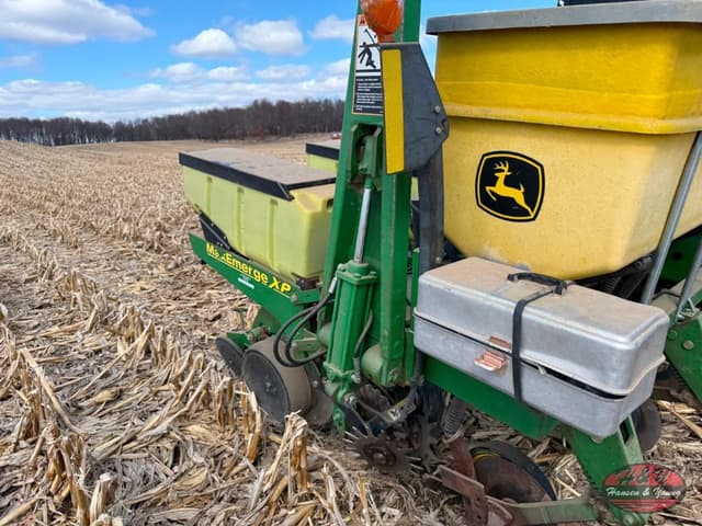 Image of John Deere 1750 equipment image 2