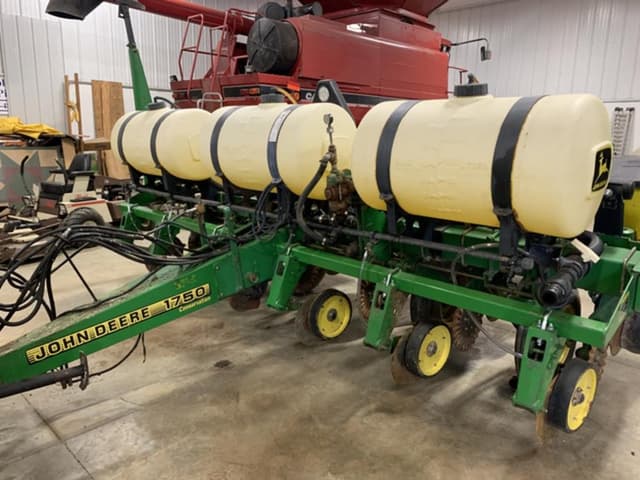 Image of John Deere 1750 equipment image 4