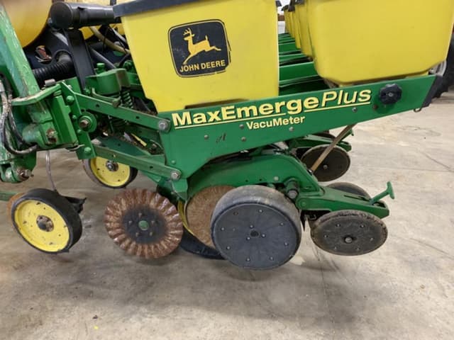 Image of John Deere 1750 equipment image 3