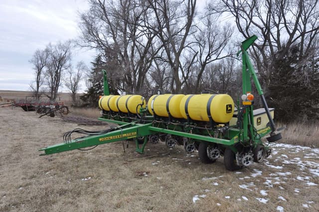Image of John Deere 1750 equipment image 1