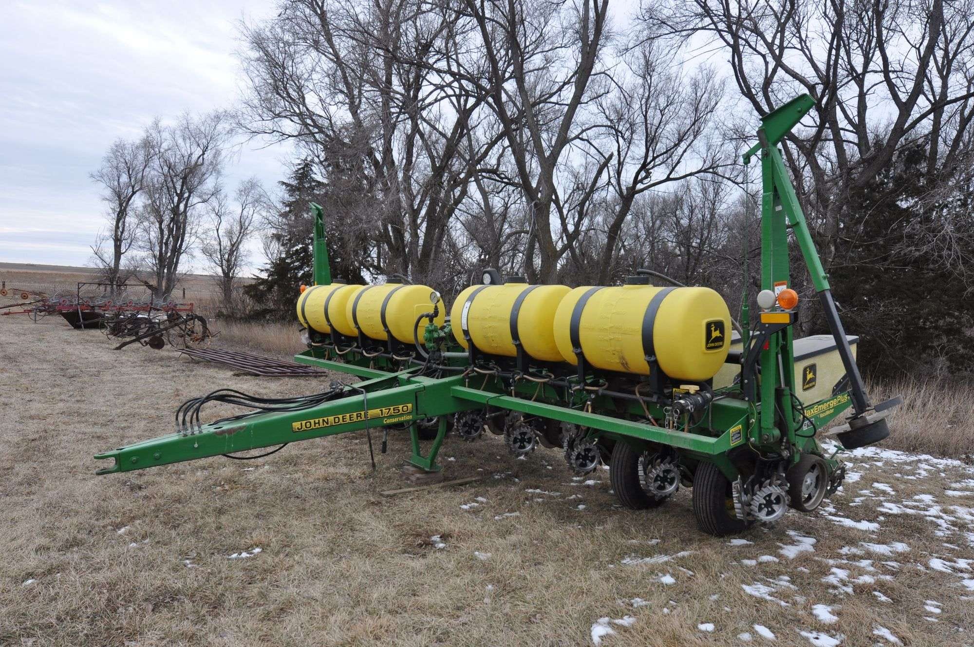 John Deere 1750 Equipment Image0