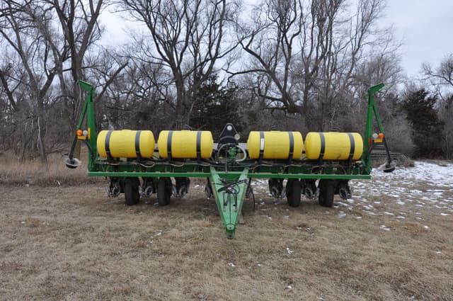 Image of John Deere 1750 equipment image 2