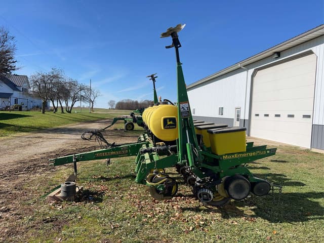 Image of John Deere 1750 equipment image 1