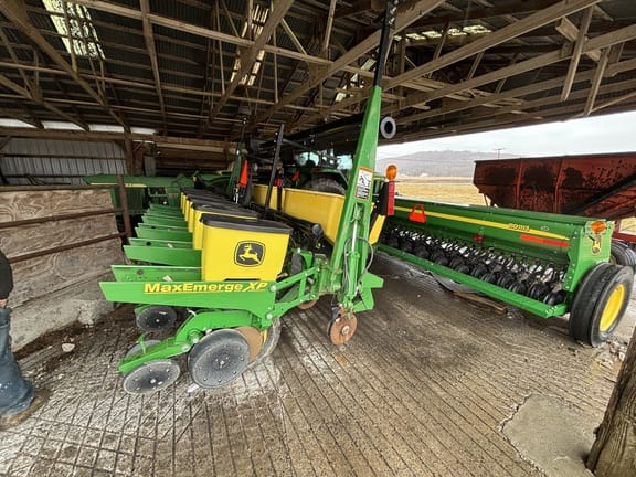 2013 John Deere 1750 Equipment Image0