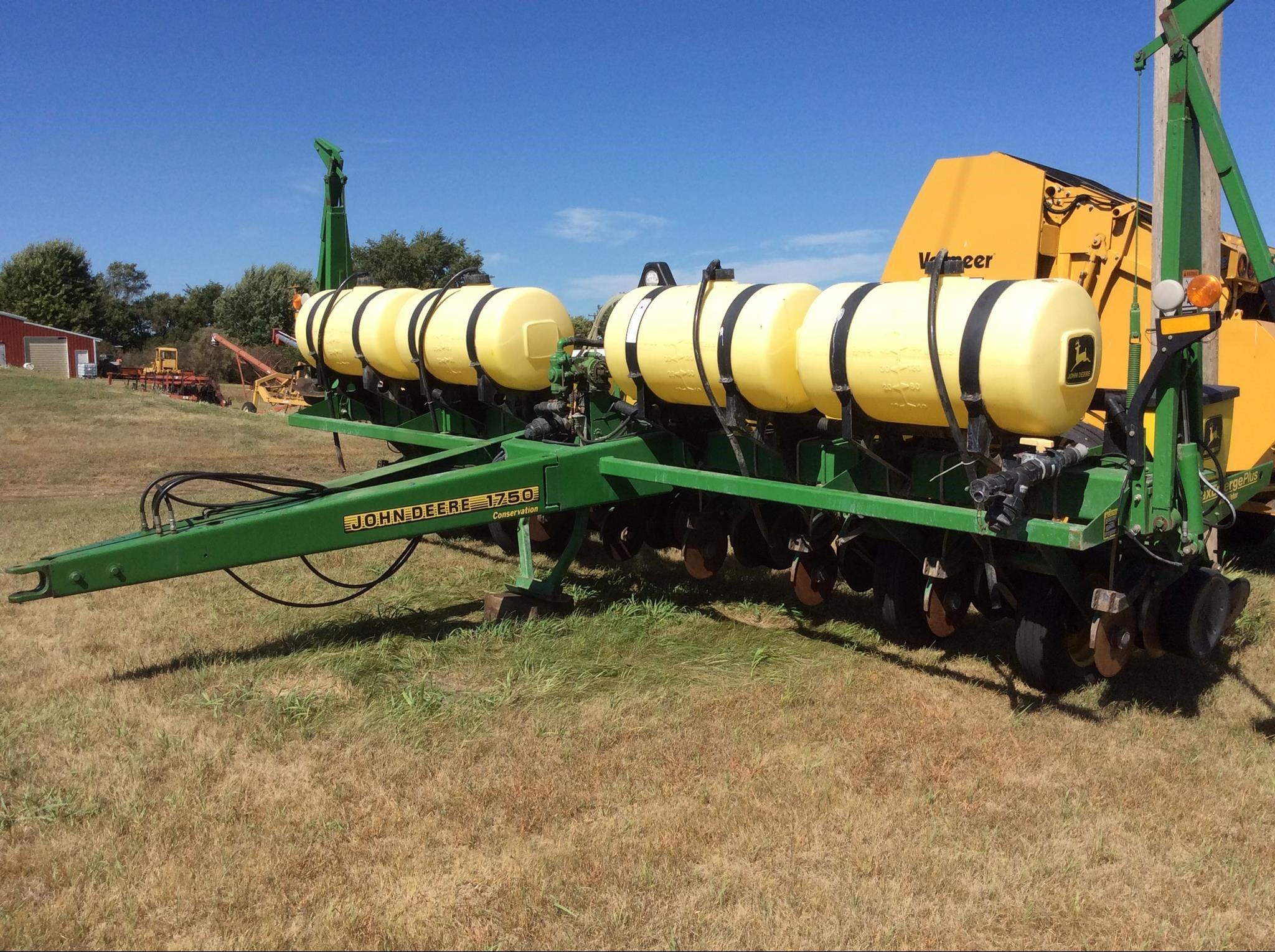 John Deere 1750 Equipment Image0
