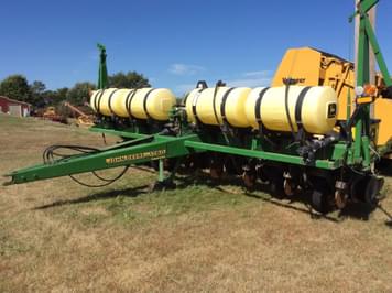 Main image John Deere 1750