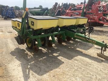Main image John Deere 1750