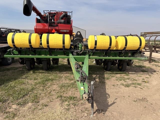 Image of John Deere 1750 equipment image 1