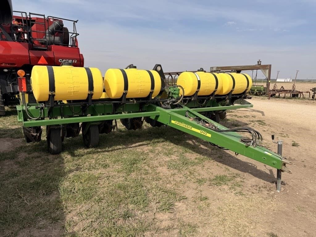 John Deere 1750 Equipment Image0