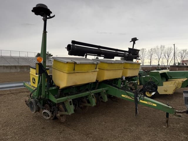 Image of John Deere 1750 equipment image 1