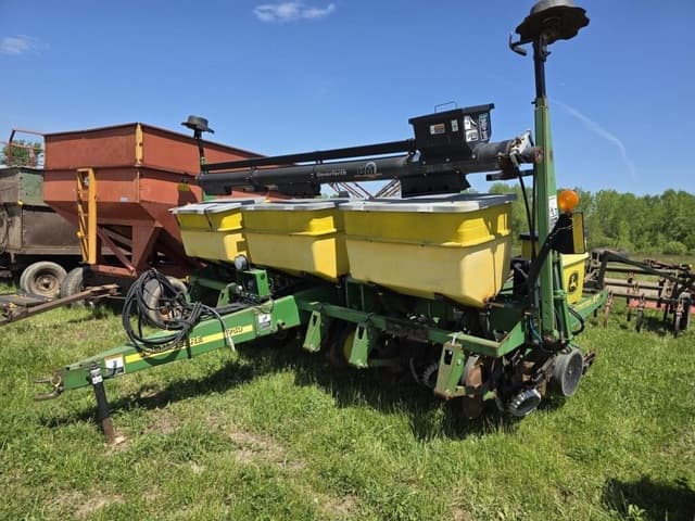 Image of John Deere 1750 equipment image 2