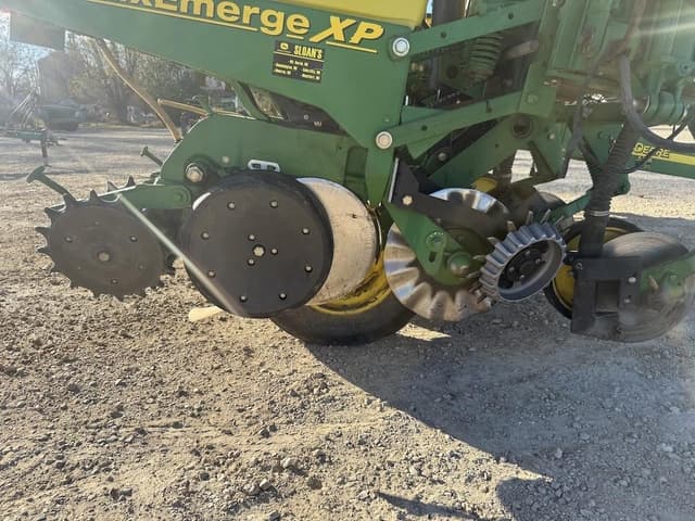 Image of John Deere 1750 equipment image 4