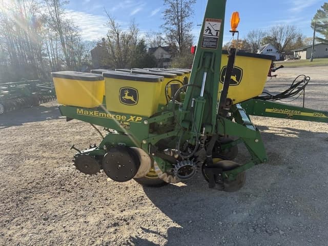 Image of John Deere 1750 equipment image 3