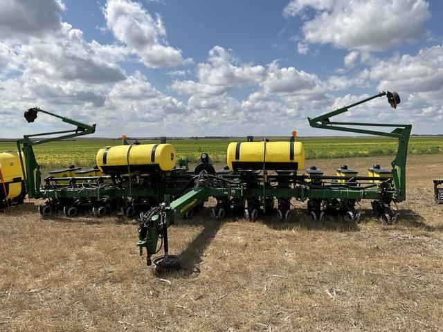 Image of John Deere 1760 equipment image 4