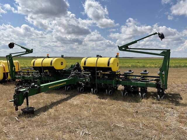 Image of John Deere 1760 equipment image 3