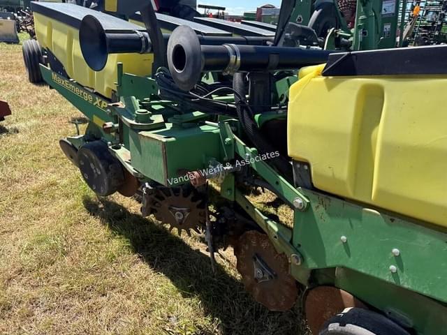 Image of John Deere 1760 equipment image 4
